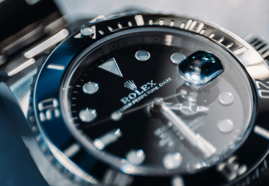 Всё, что нужно знать для безопасной и выгодной продажи часов Rolex.